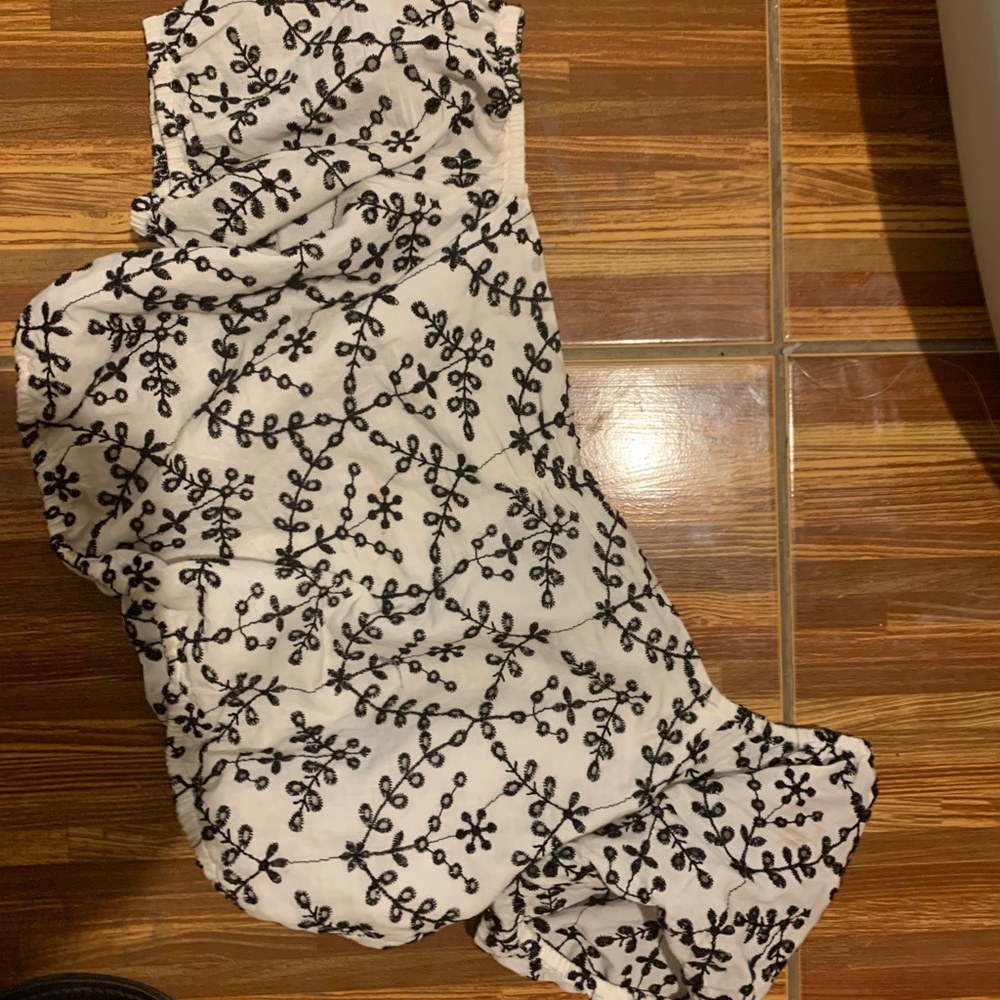 Crop offf the shoulder top